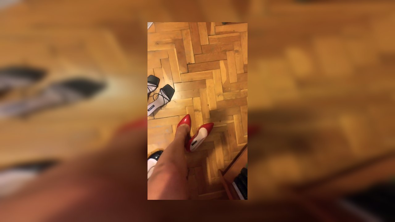 Bu akşam üyelere özel canlı yayında acaba hangi ayakkabıyı giysem_
