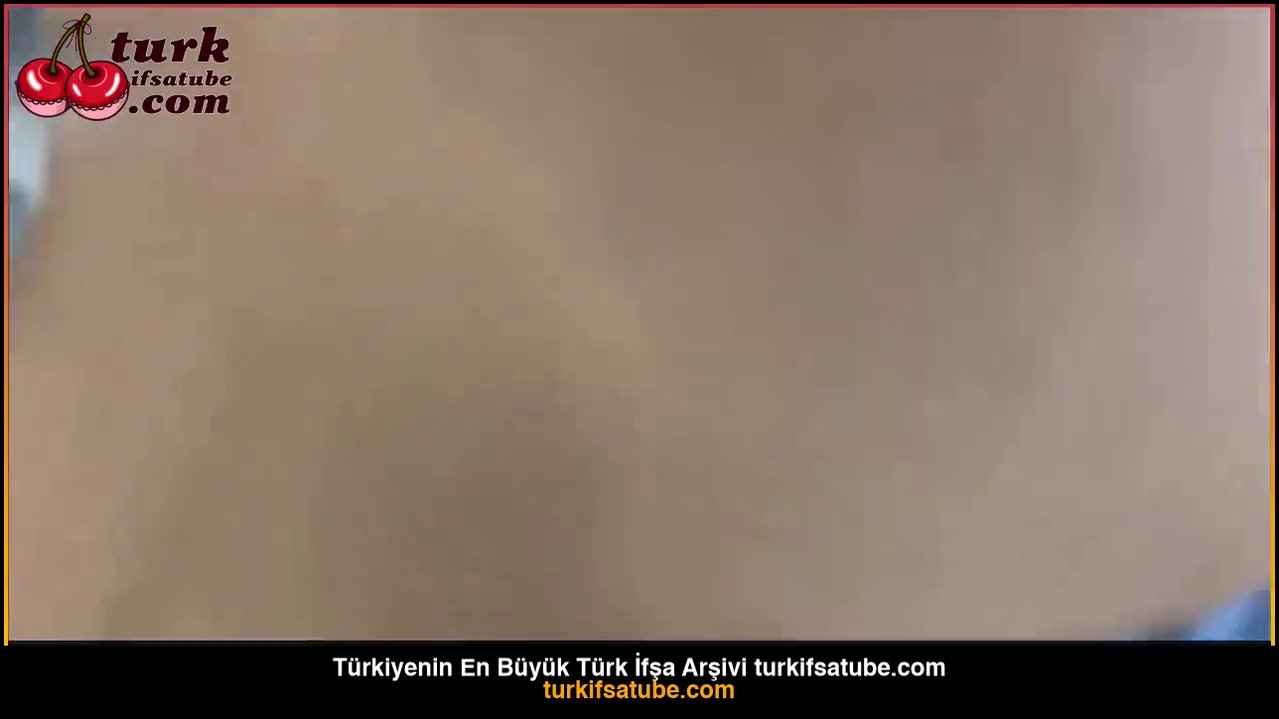 Çocuğu ağlarken sevgilisine sakso çekip sikiliyor