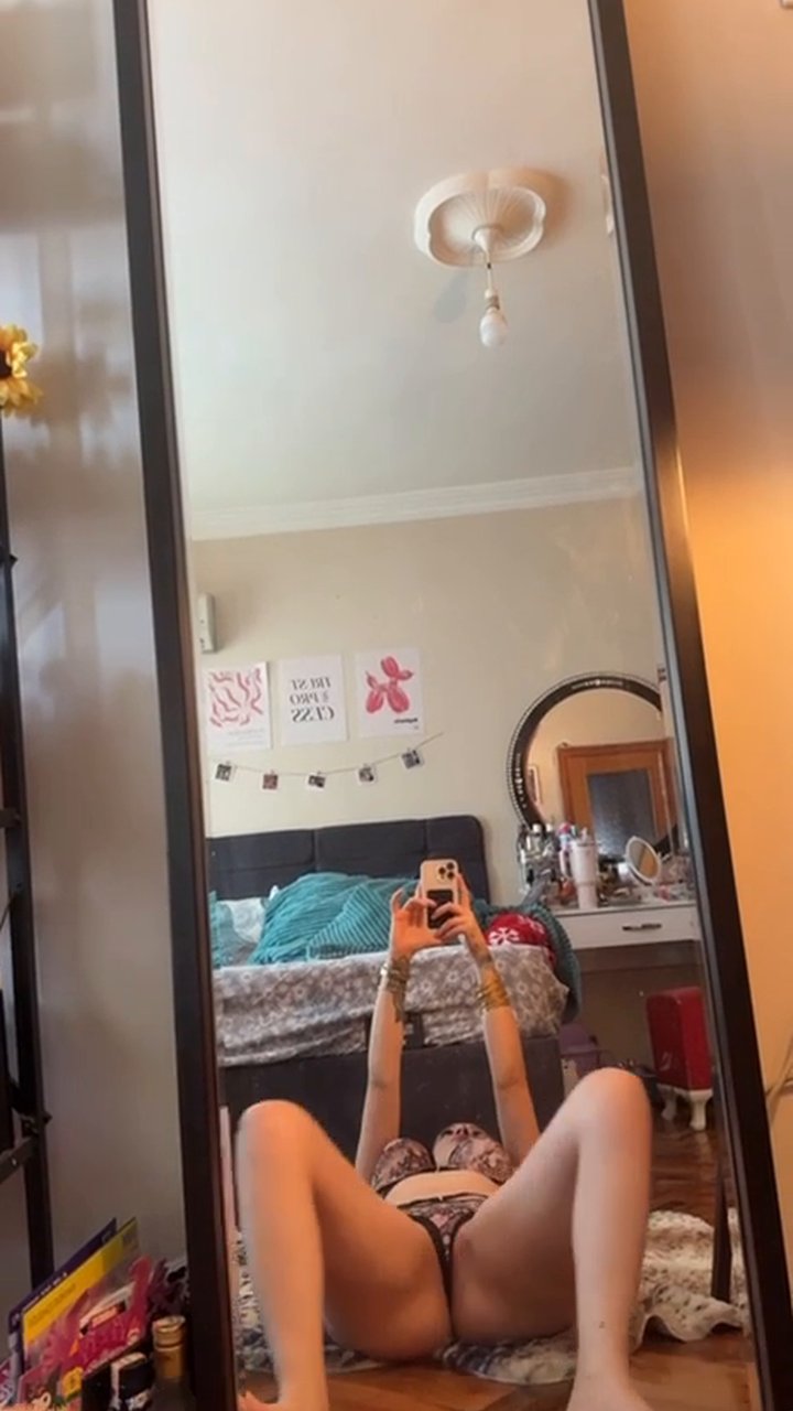 Simge Barankoğlu yeni çok özel instagram ücretli abonelik videoları part 8 - Video İzle