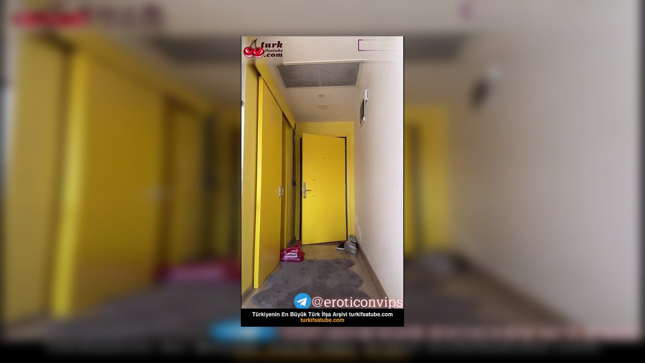 Hazal Kılınç ifşa Kuryeye kapıyı çıplak açtı - Video İzle