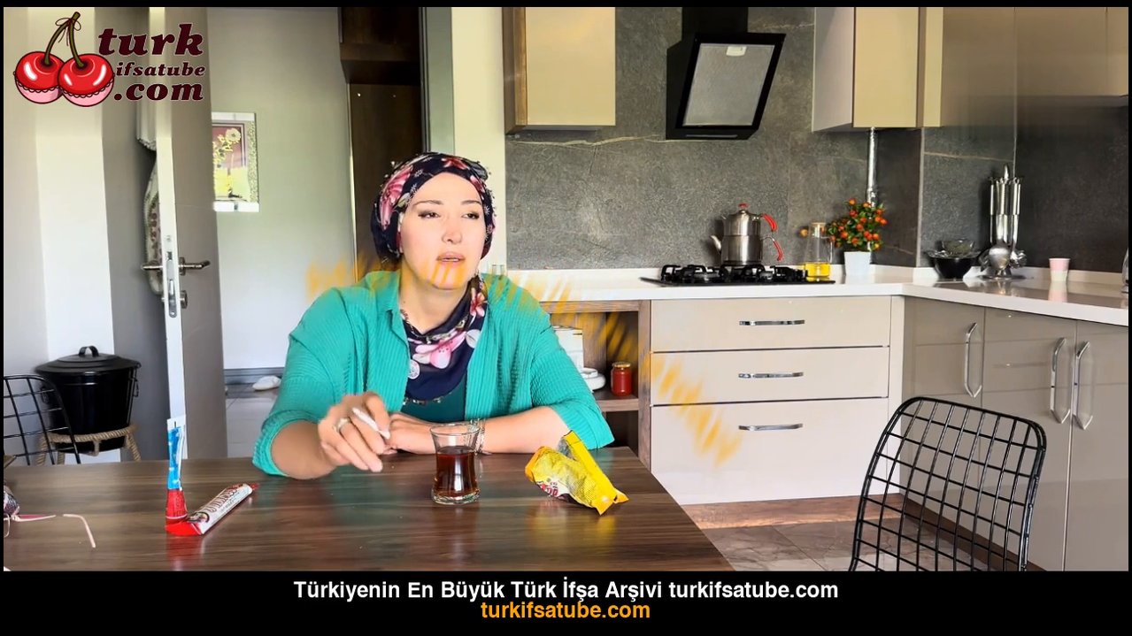 Fatma ile Her telden ifşa Sigarasını tüttürüp devam etti