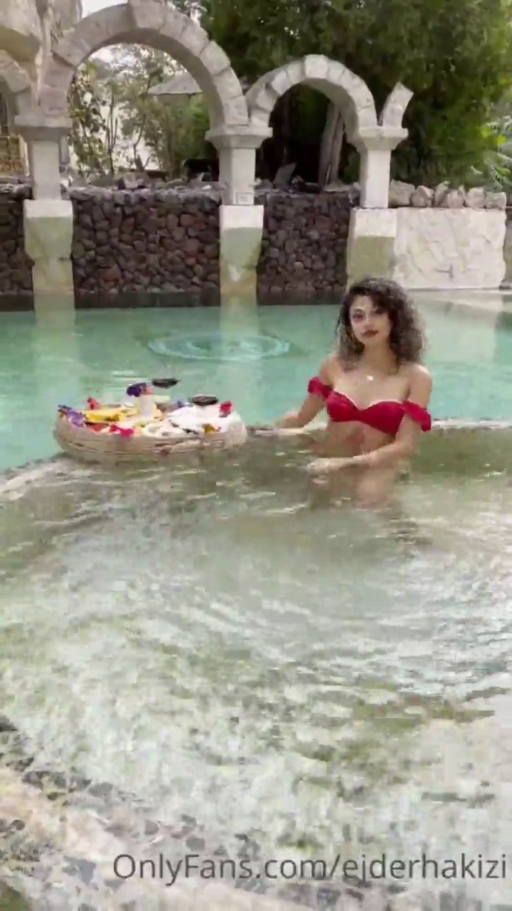 Ejderha Kızı Onlyfans 450$ değerinde ppv videoları part 23 - Video İzle