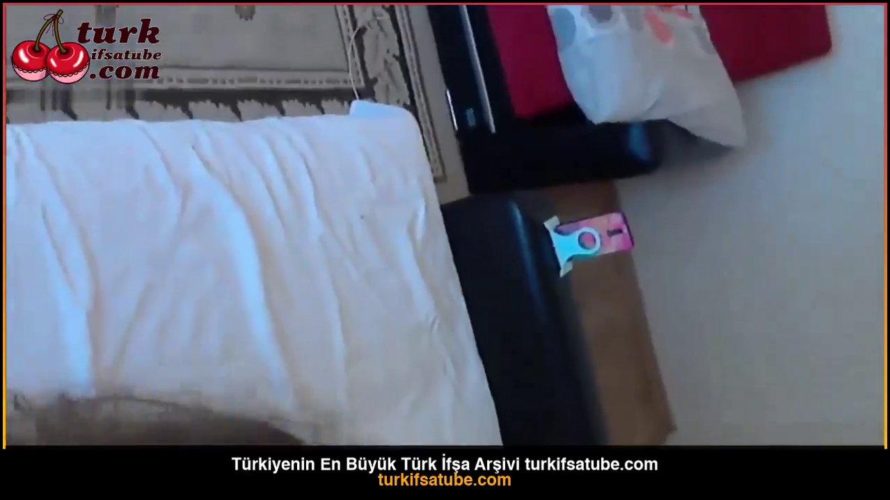 Boğazına dakikalarca kökleyip sikti