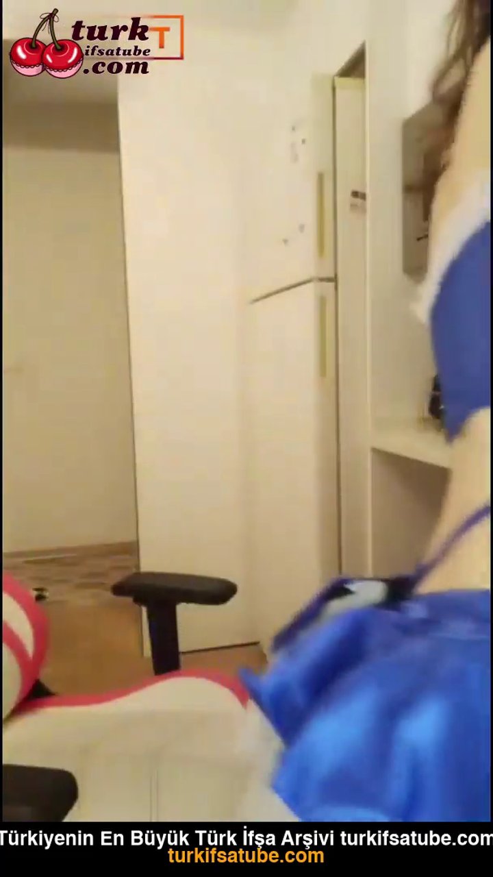 Ela Nor ifşa mavi yakışmış - Video İzle
