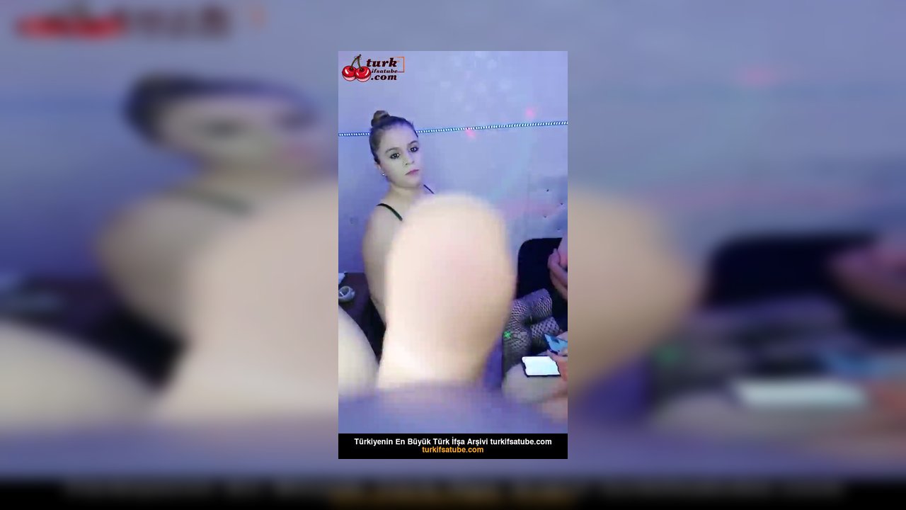 Biz 2 Aşık ifşa Grup yapan çiftler - Video İzle