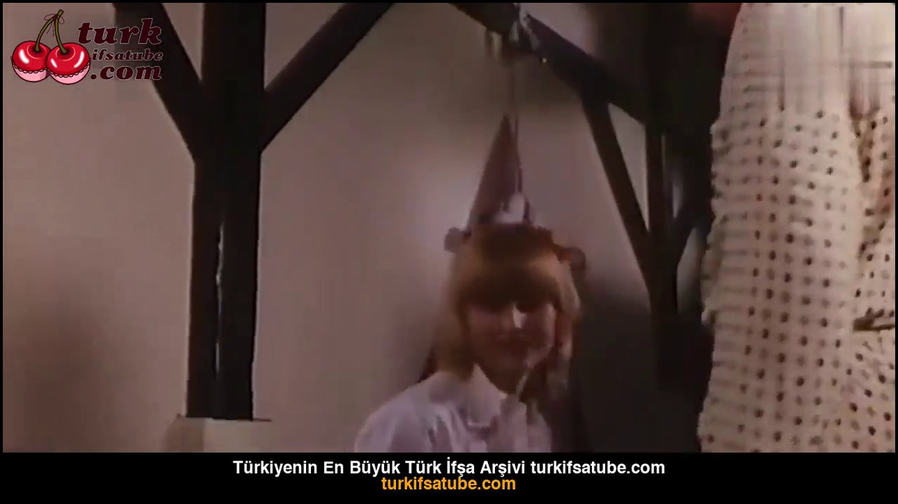 Annem Beni Kiralıyor - Türkçe Altyazılı Erotik Film - Video İzle
