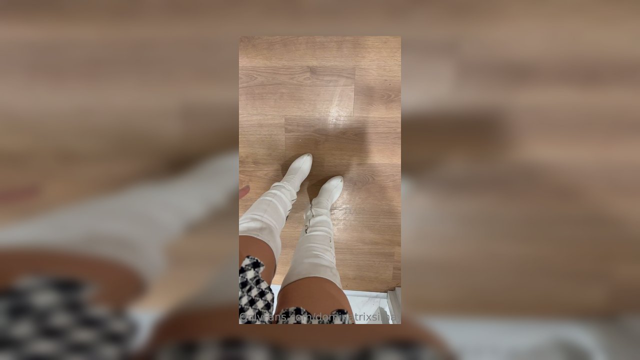 Ayaklarımın dibindeki ezik köle - Video İzle.mp4
