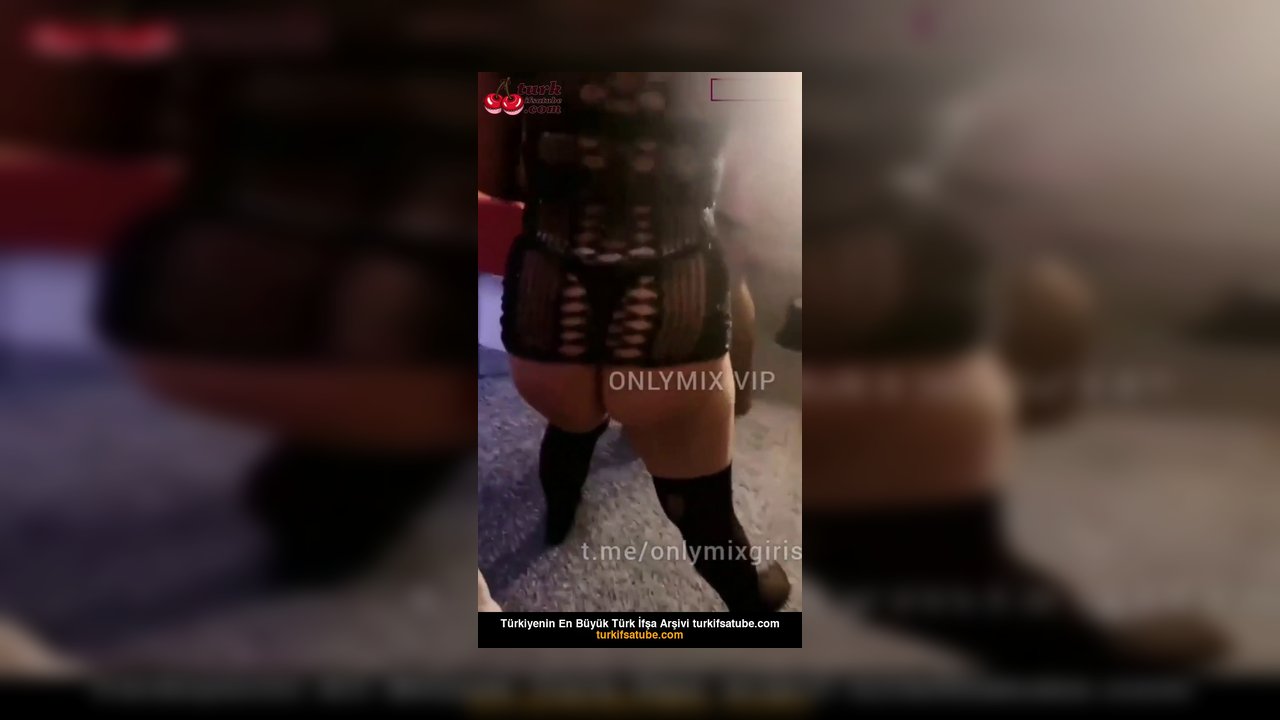 Tango Kayla ifşa Grup seks öncesi amına dildo saplattı