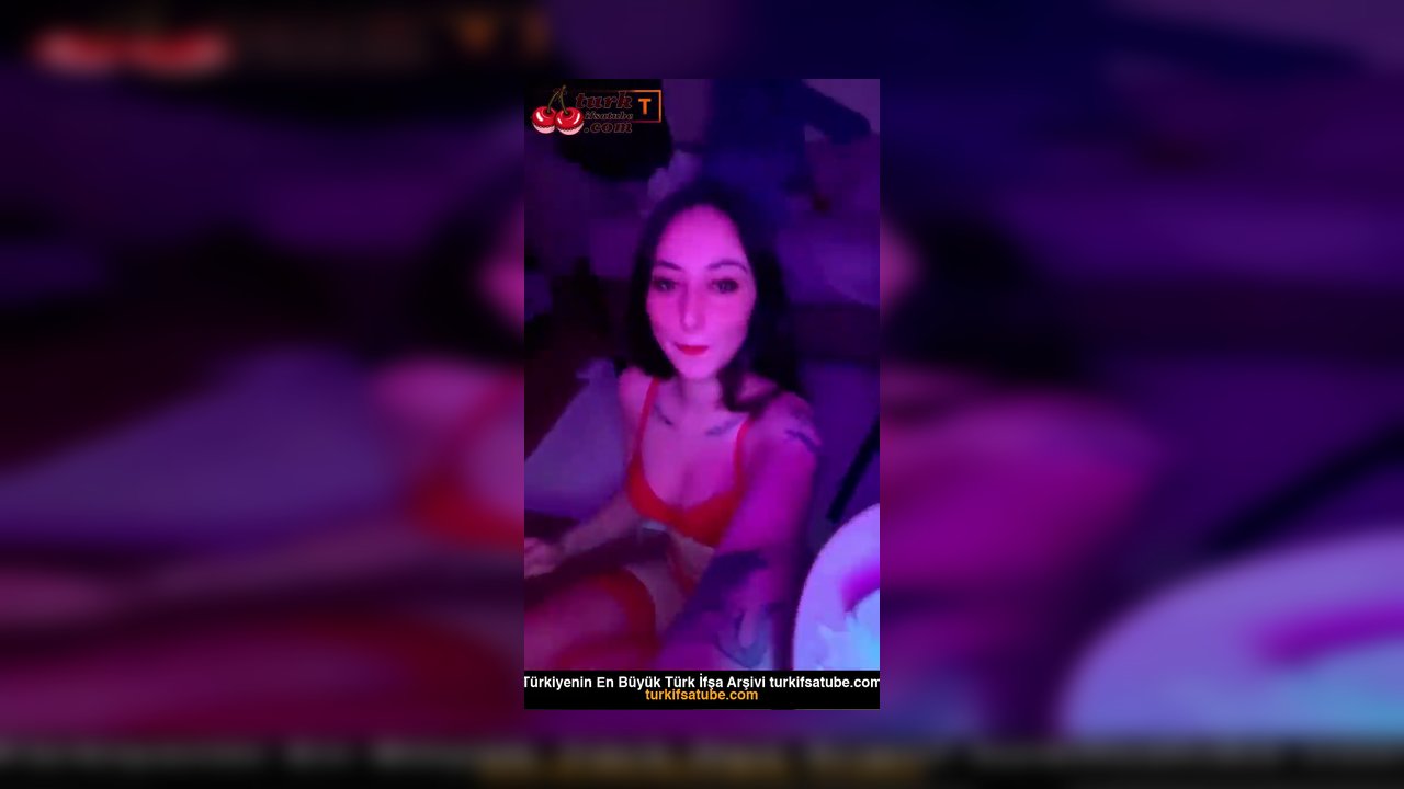 Tango Petito ifşa kırmızı iç çamaşır