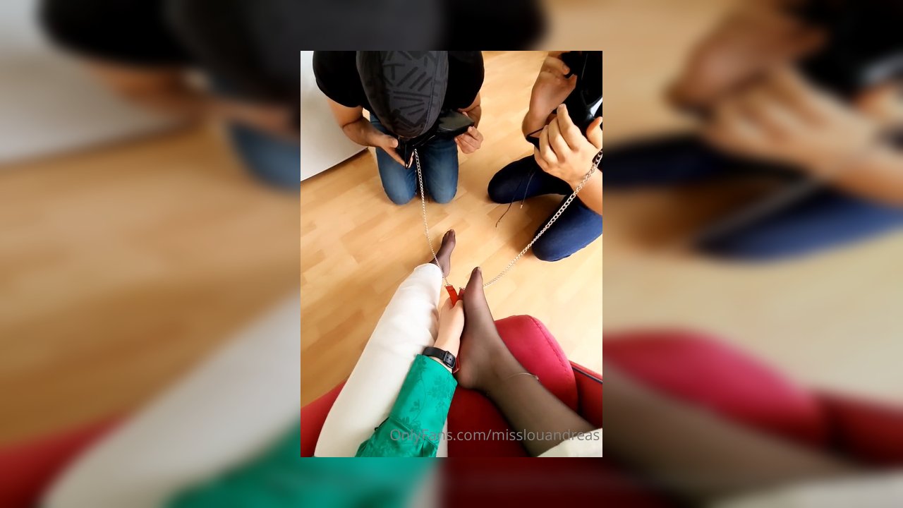 Veee eziklerim ayağımın altındaaa