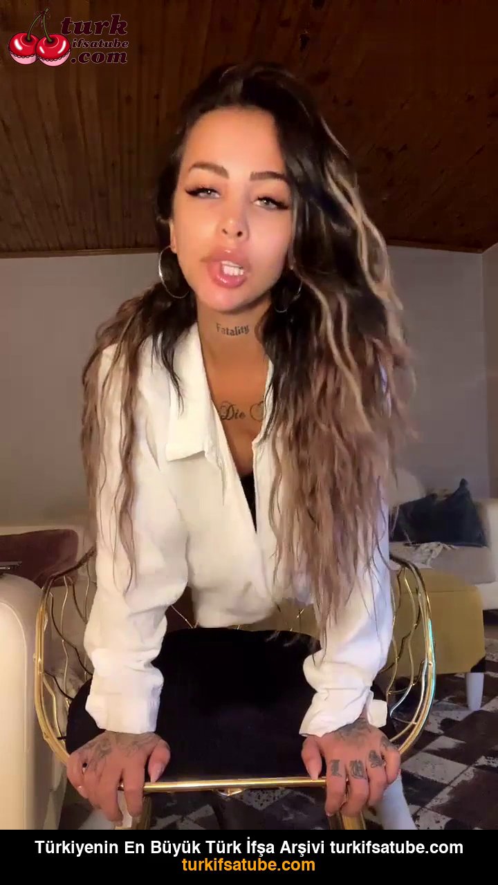 Shawty ifşa Ateşli esmer Gömlek Külot canlı yayın açtı - Video İzle