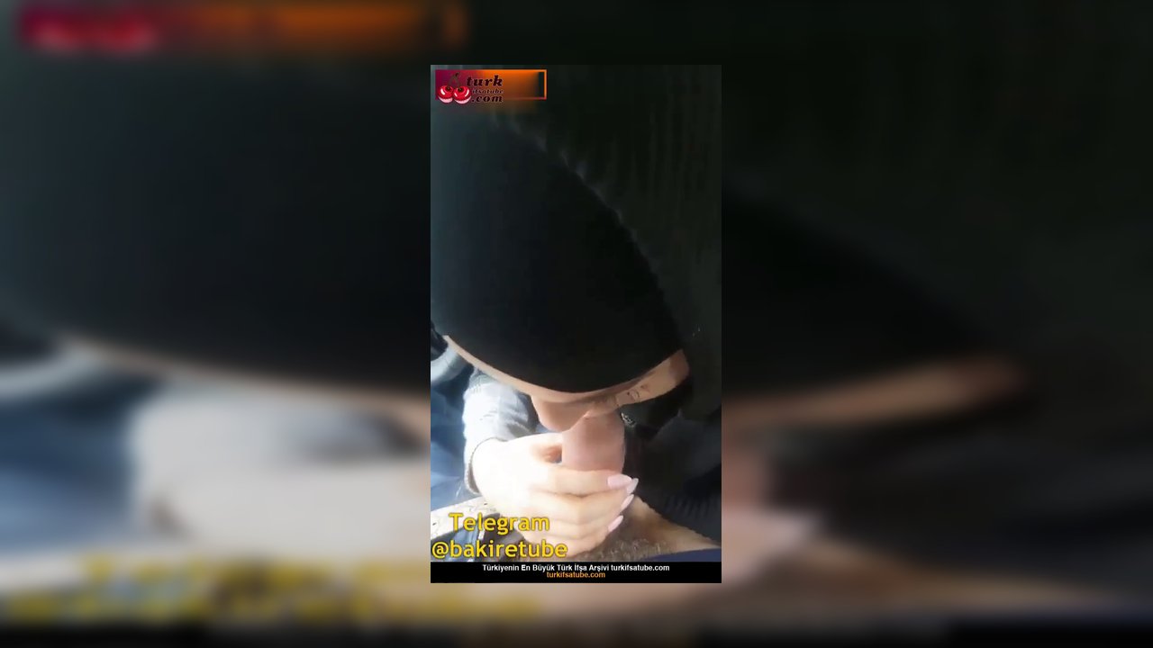 Suriyeli kızın ağzına verip göğüsleriyle 31 çektiriyor - Video İzle