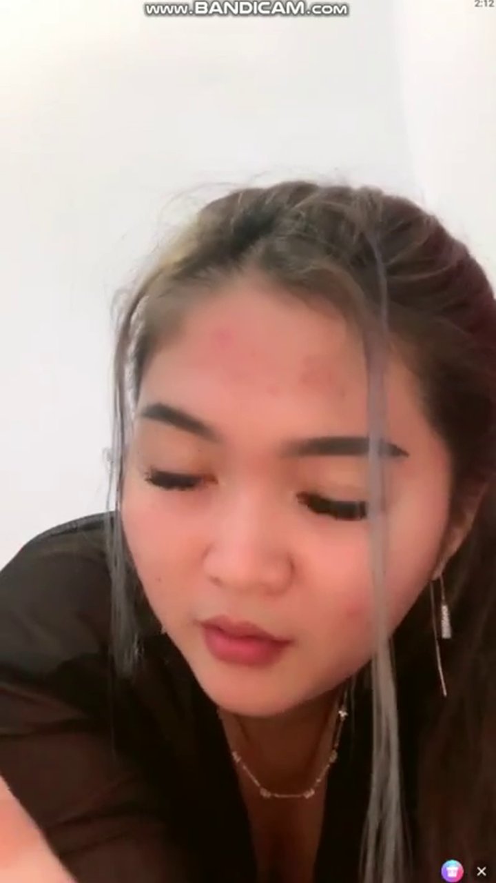 Zara Pamer Memek Ada Bulunya Dikit - Live Omek.mp4
