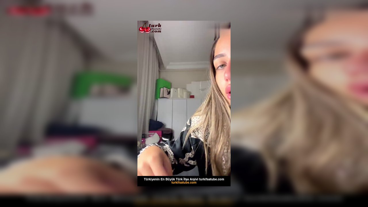 Elanur AYan ifşa Sütyensiz bikinili yayın seyret - Video İzle