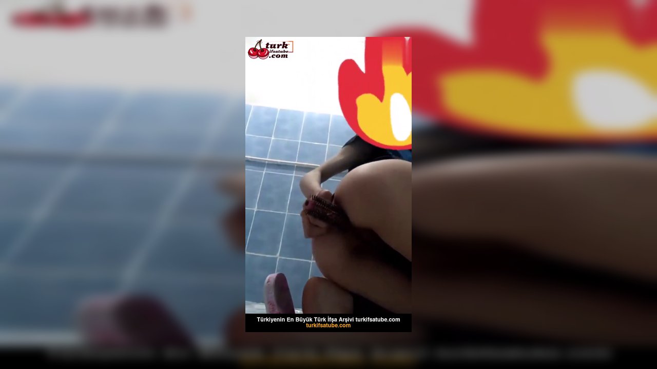 Türbanlı Esra ifşa Tuvalette tarağın sapını aldı - Video İzle