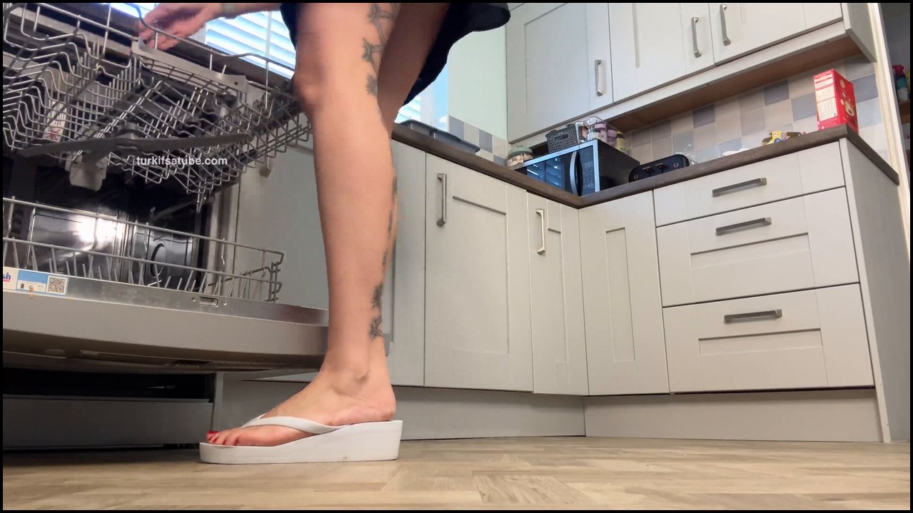 Hannah (It’s Hannah) Patreon ifşa Temizlik video Part 42