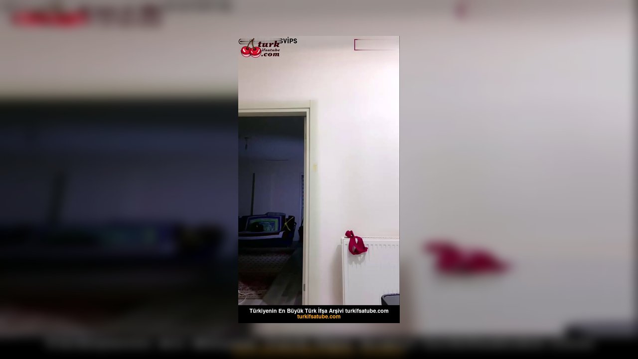 Neon Pembe ifşa Türbanlı kaşar canlı yayında soyundu - Video İzle