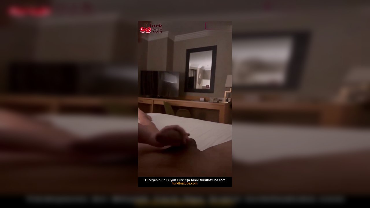 Hijab Selin Porno Türbanını çıkartıp sakso çekti - Video İzle