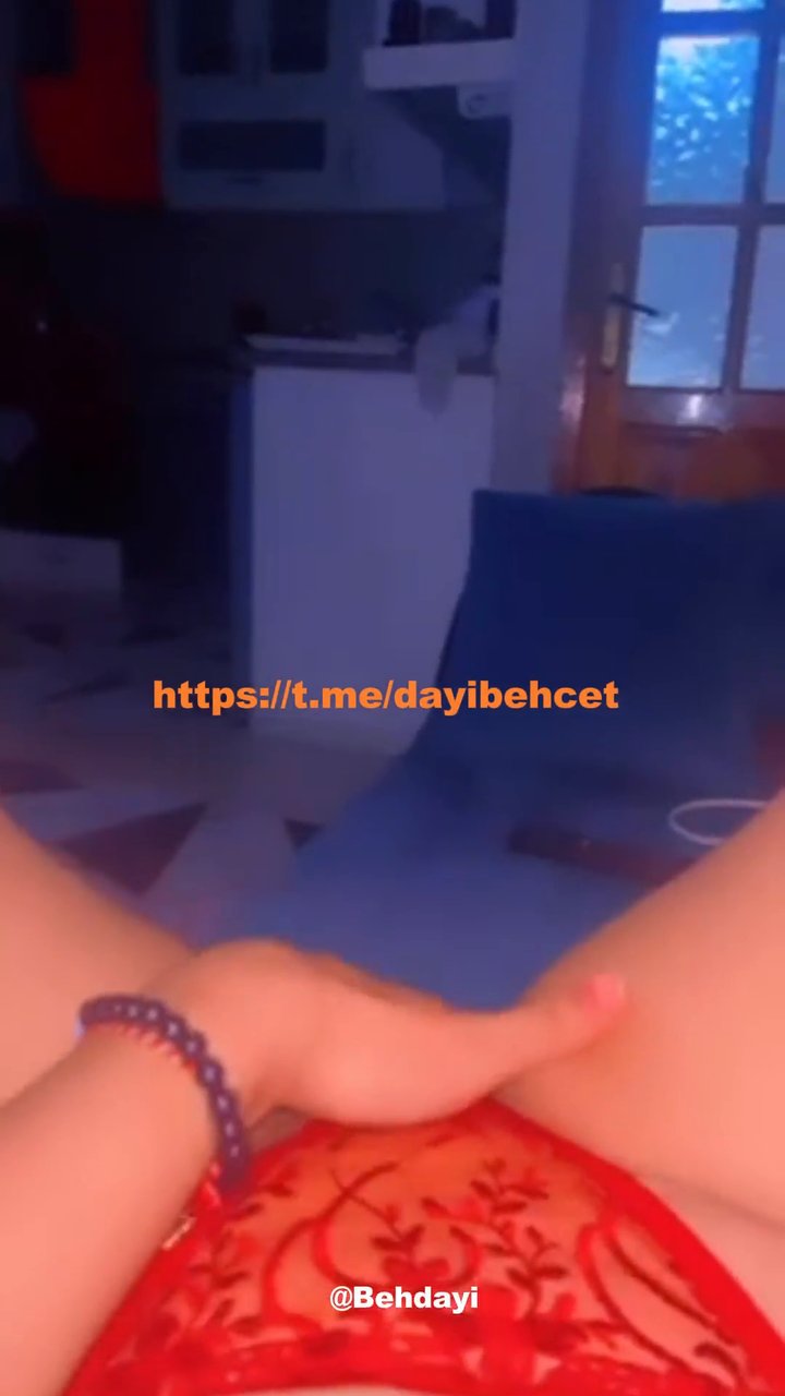 Sümeyye Korkmaz Mastürbasyon videoları part 1 - Video İzle