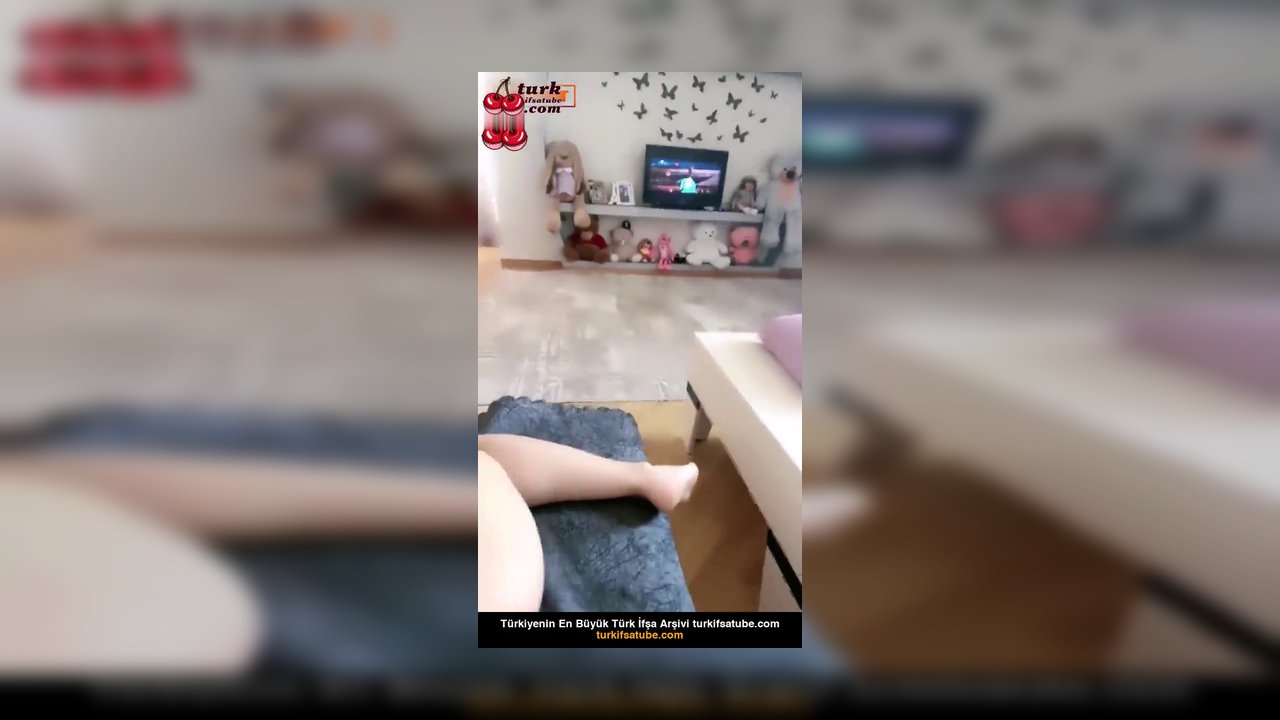 Türk zayıf ifşa Melek çırılçıplak