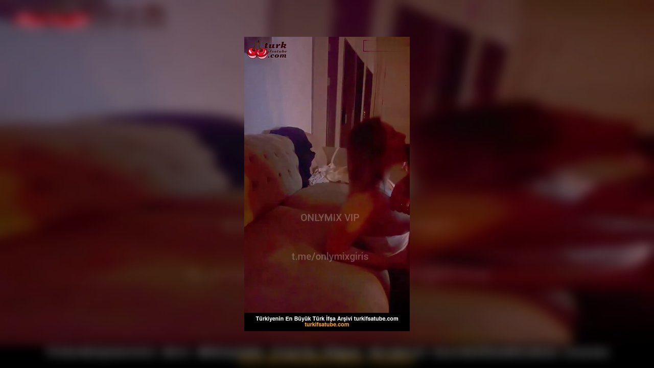 Türk Porno Devriliyorum Naz partneriyle koltukta sevişti - Video İzle.mp4