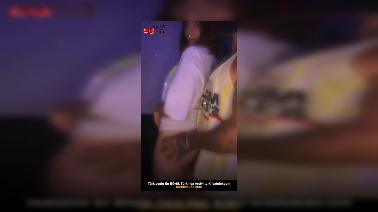 Lali canlı yayında sikiliyor ama blurlu - Video İzle.mp4