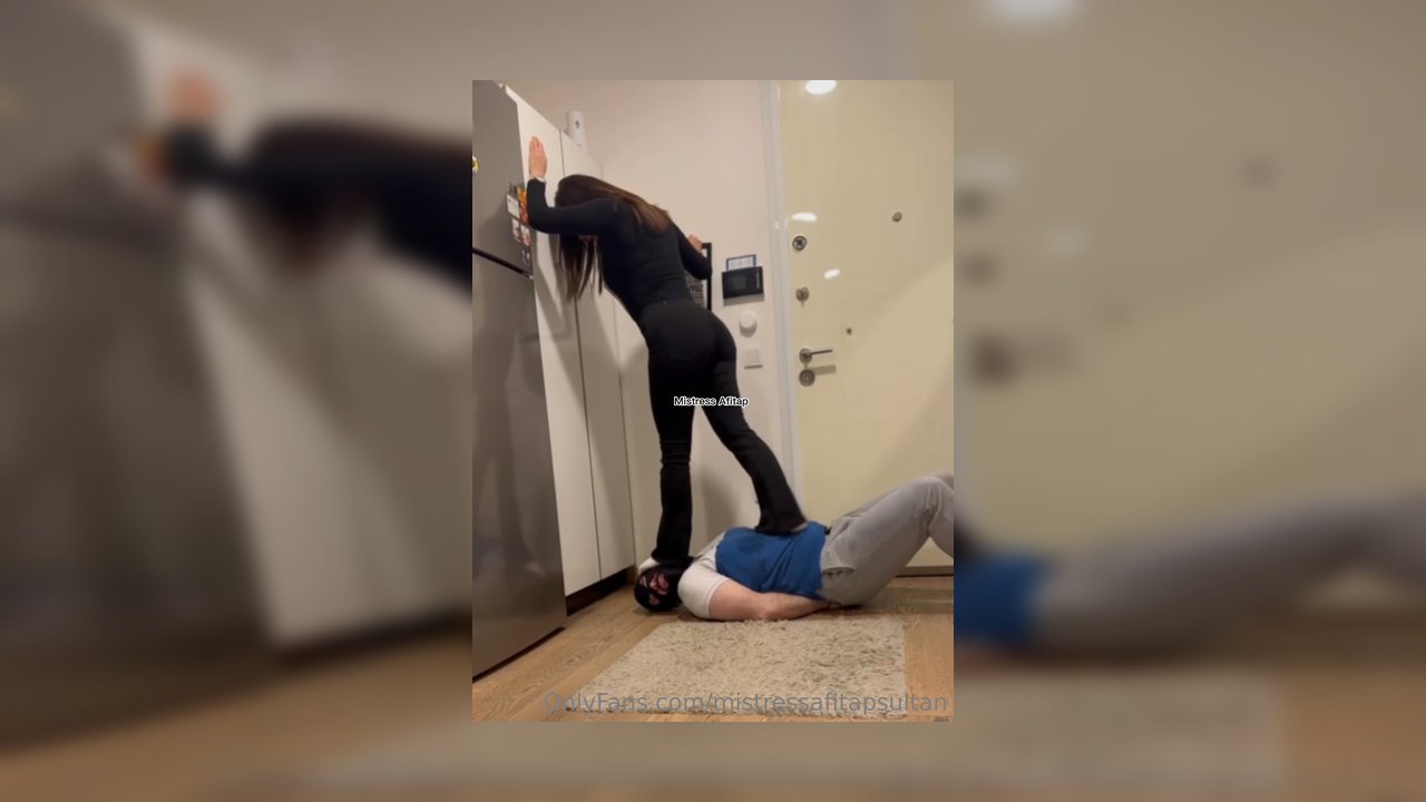I love dancing especially on my slave - Video İzle.mp4