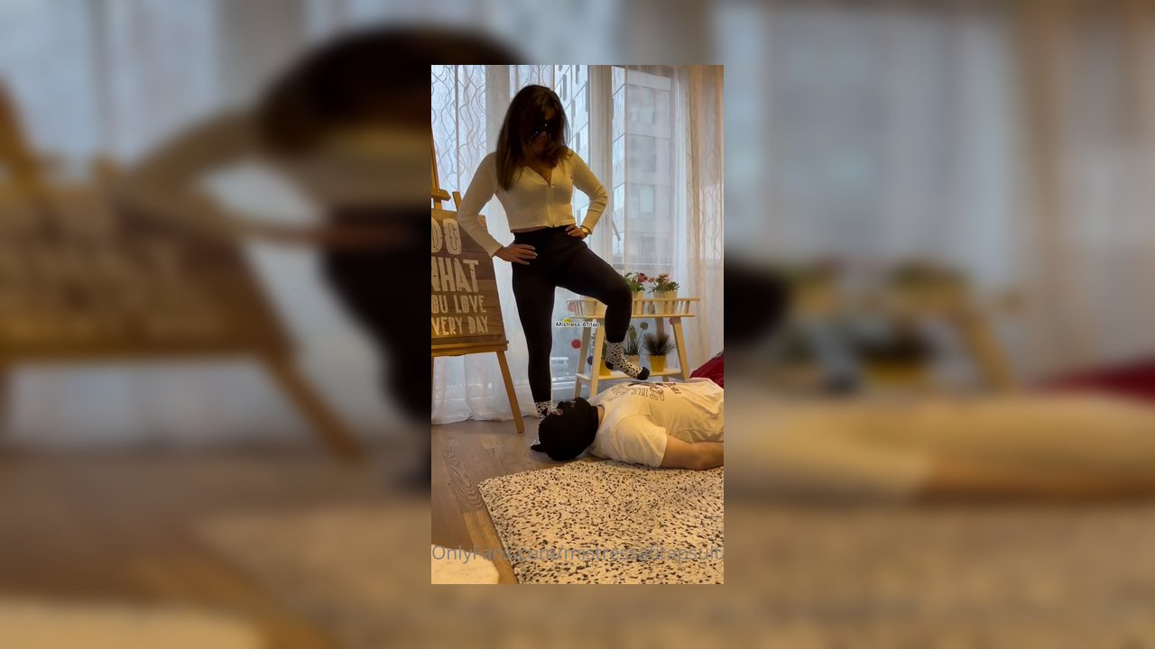 You gonna serve my boyfriend Nd friends too bitch - Video İzle.mp4