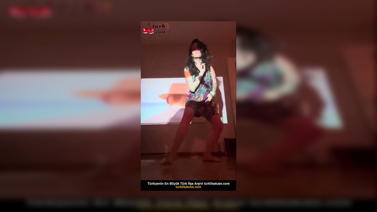 Karolin Fişekçi ifşa Projektör önünde - Video İzle