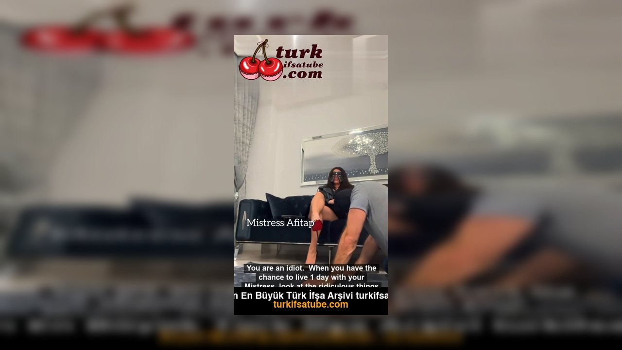 Türk Sahibe Mistress Afitap sultan kölesini ayaklarına kapandırdı - Video İzle