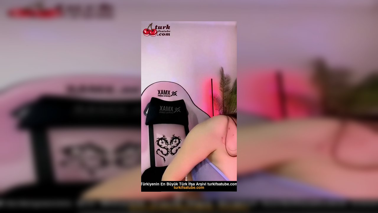Zeynepiksy ifşa Meme uçları bantlı