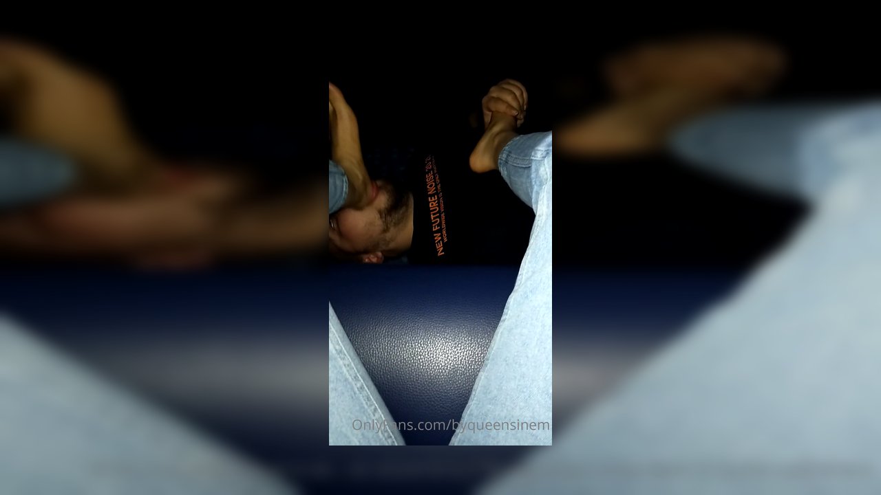 Sinemada Foot Worship - Video İzle