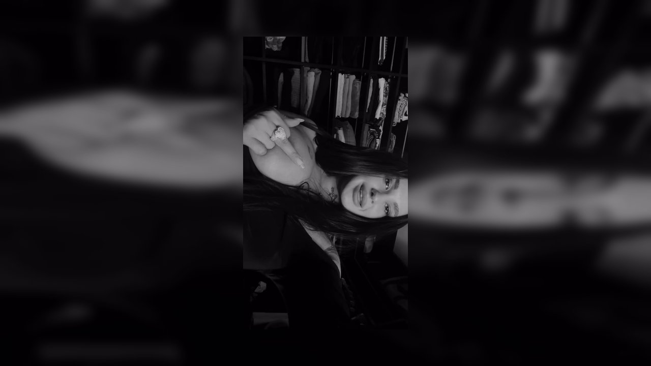 Hilal Çiçek instagram abonelik içerikleri part 1 - Video İzle