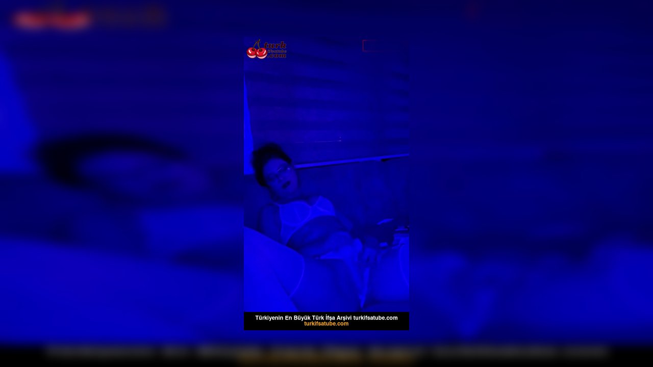 Tango Doa ifşa Loş ışıkta jartiyerli dildo sapladı - Video İzle.mp4