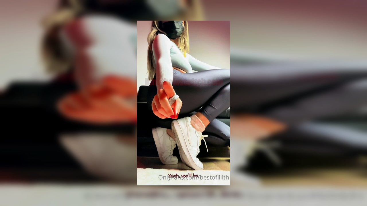 I get my shoes cleaned every day after sports - Video İzle