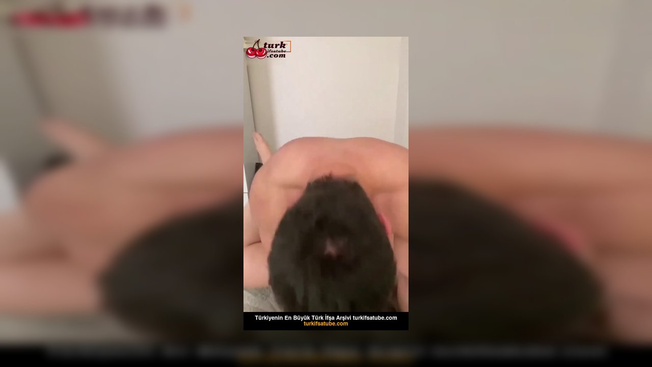 Türbanlı evli kadını siken kaslı genç piç eleman