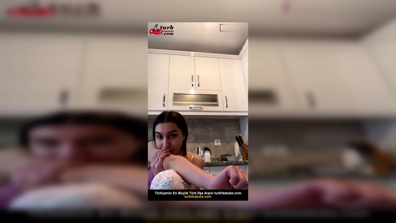 Ceyda Sevim ifşa 2 genç kız meme açıp kalçalarını tokuşturdu - Video İzle