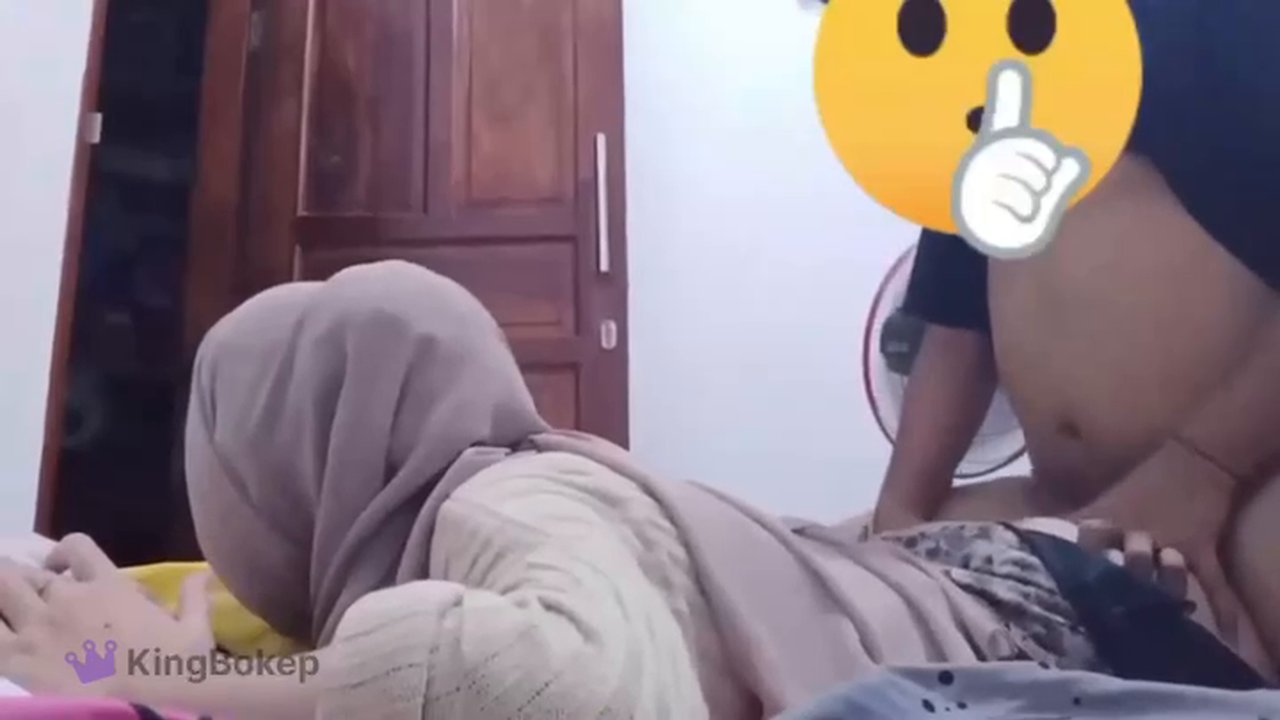 F15LlwYfh-cx3OAfy2D.mp4