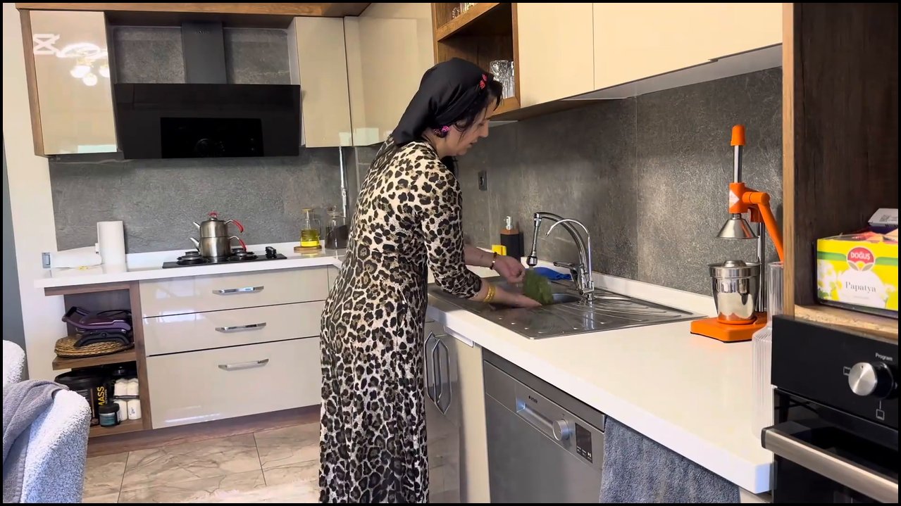 FATMA’NIN HAYATI kanalı youtube katıl ifşa - MİSAFİRİM GELMEDEN Dip köşe temizlik yaptım - Video İzle.mp4