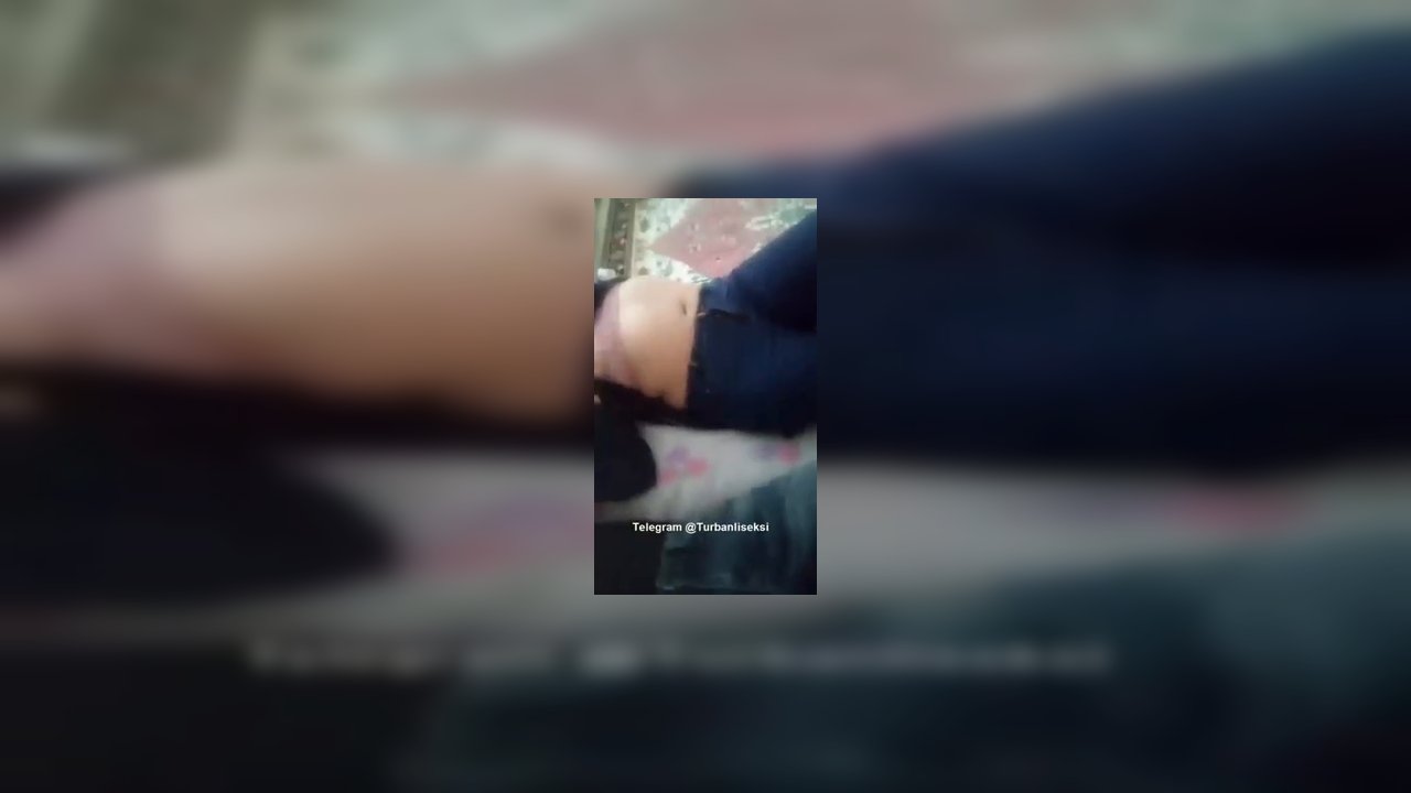 Nişanlı gençler gündüz vakti ev müsait olmadığı için bir türlü sikişemiyolar… 14Dk! - Türk İfşa Life Porno - Türk İfşa Porno İzle video