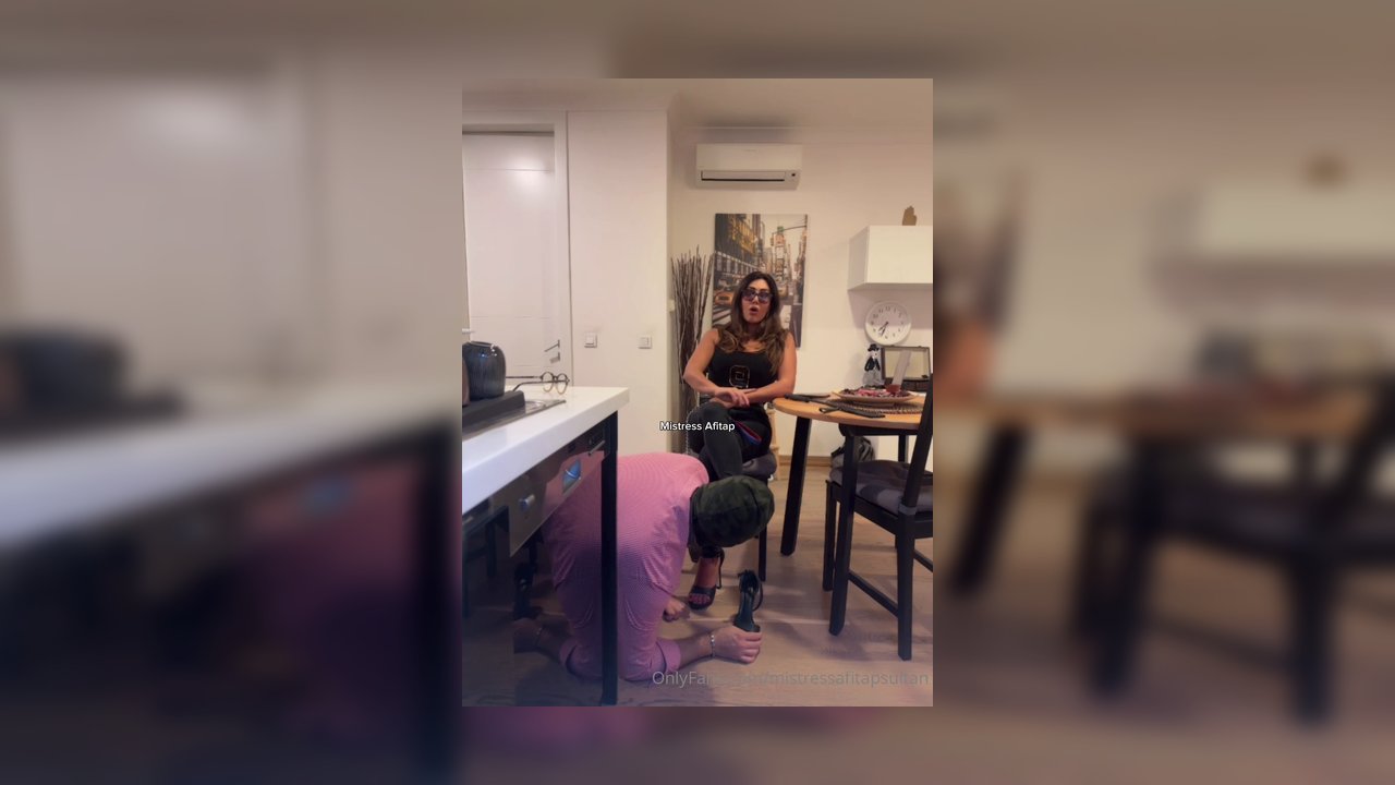 House slave training Nd humiliation - Video İzle